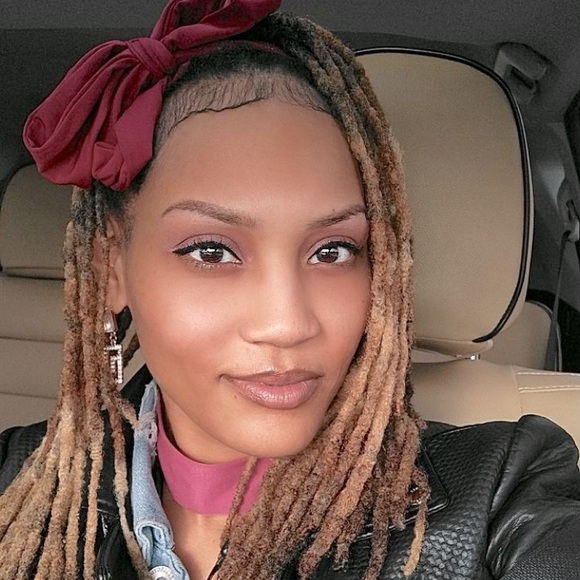 Meet the Posher Other - Meet your Posher, Tiffany